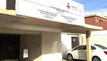Cami Del rio / Salud en Casa Ambulancias - Reforma