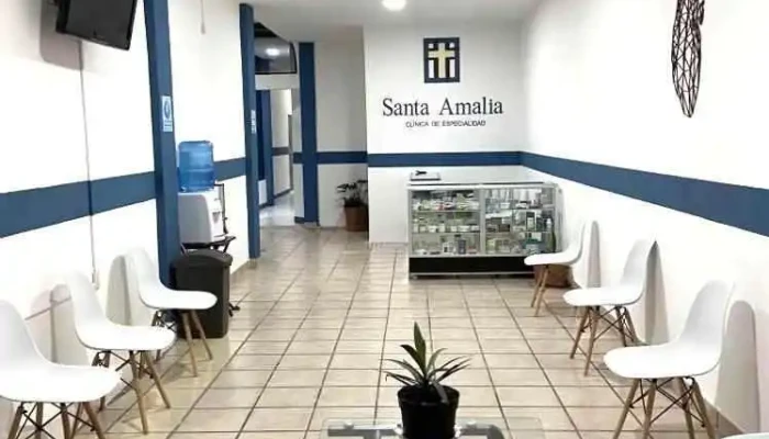 Clínica de Especialidad Santa Amalia - Centro