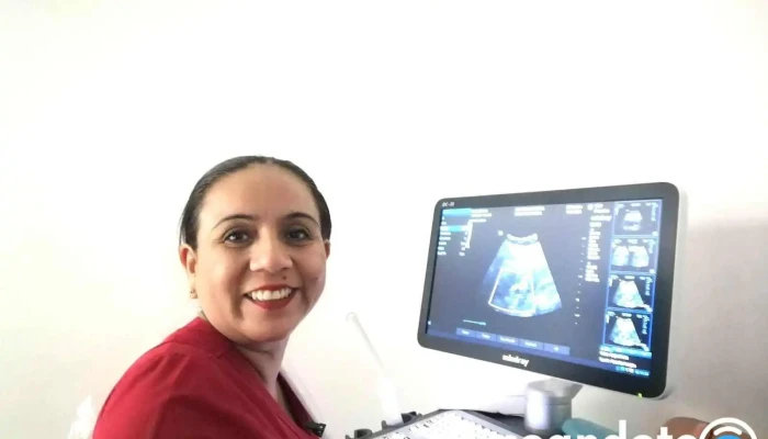 Dra. Lisette Velázquez Fuentes - Ultrasonidos Ecofetus y Consultorio Médico General - Centro